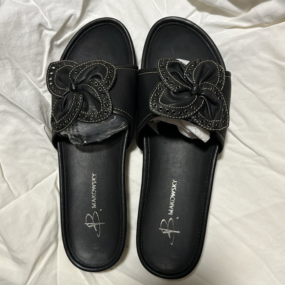 NEW! B. Markowsky women sandal - Picture 2 of 6